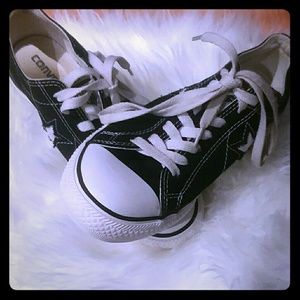 EUC CONVERSE Sneakers